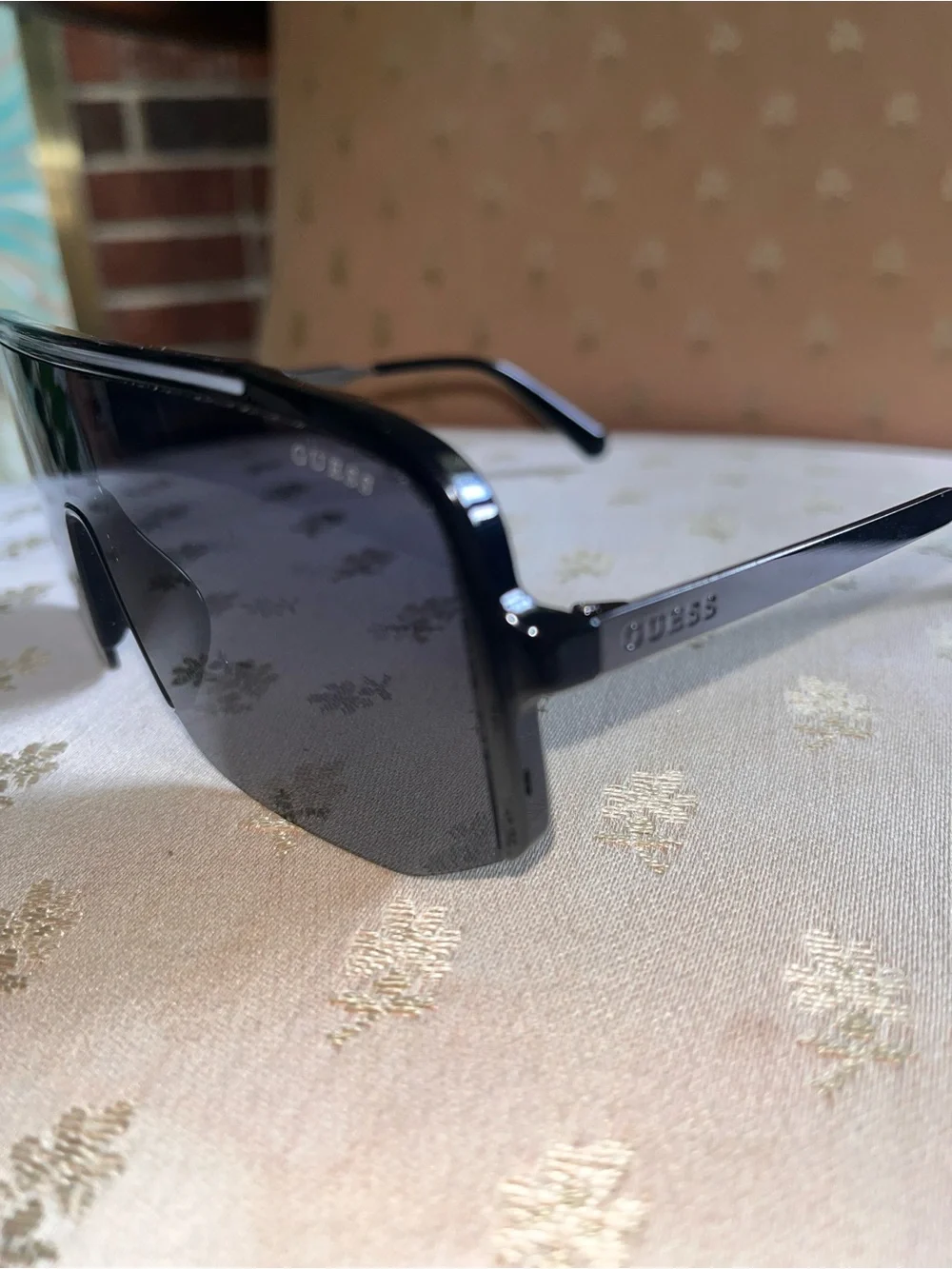 Guess Metal Shield Sunglasses excellent condition